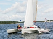 Комфортный тримаран  Dragonfly 800 