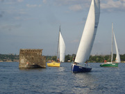 Гоночно-круизная килевая яхта 