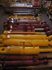 Гидроцилиндр ковша на Сталева Воля Л-34 (Stalowa Wola L-34)