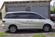 Toyota previa 2005год