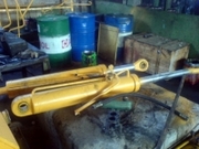 Гидроцилиндр ковша,  поворота,  стрелы на Сталева Воля Л-34. SW-680.