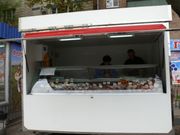 Торговый прицеп с холодильной витриной