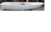 Лодка  стеклопластиковая.