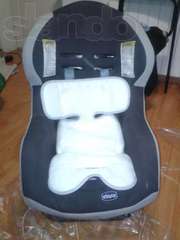 Продам автомобильное кресло Chicco