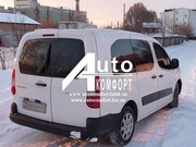 Задний салон,  правое окно на автомобиль Peugeot Partner...