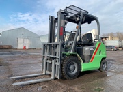 Газ-бензиновий навантажувач TCM (Nissan),  із напрацюванням 7644 мотог.